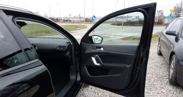 PEUGEOT 308 1.2 PureTech Business Line S&S