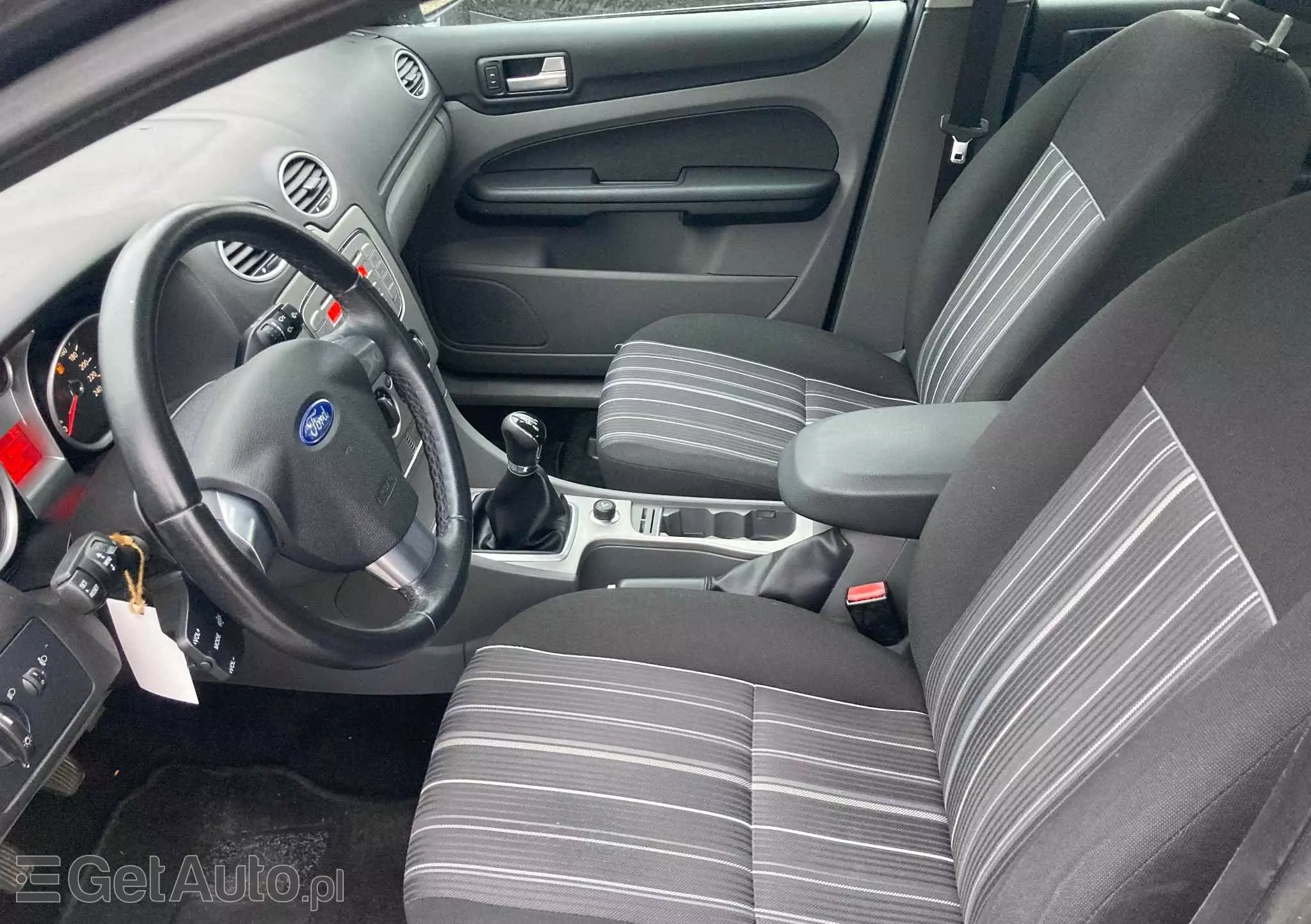 FORD Focus 1.6 16V Ambiente