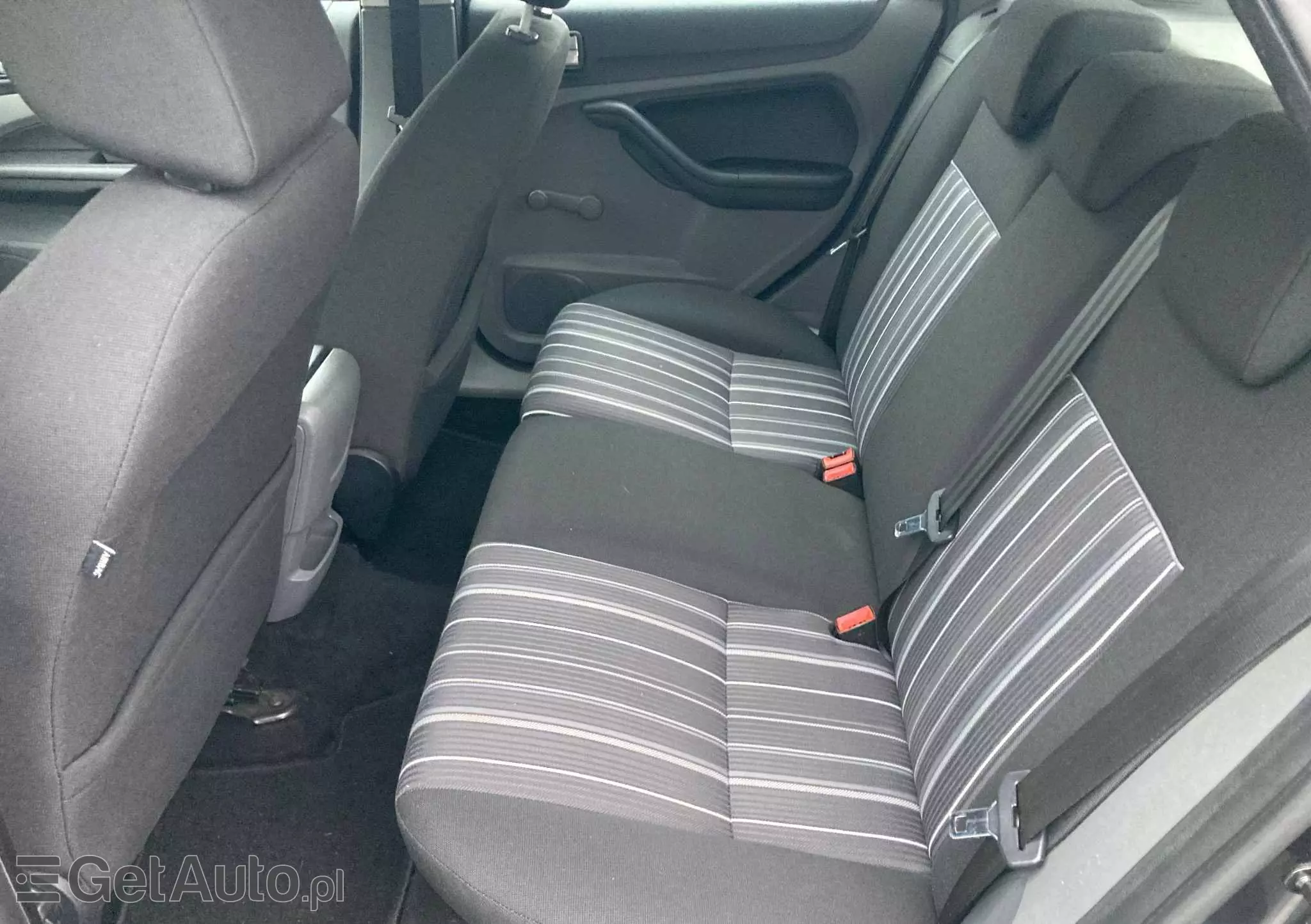 FORD Focus 1.6 16V Ambiente