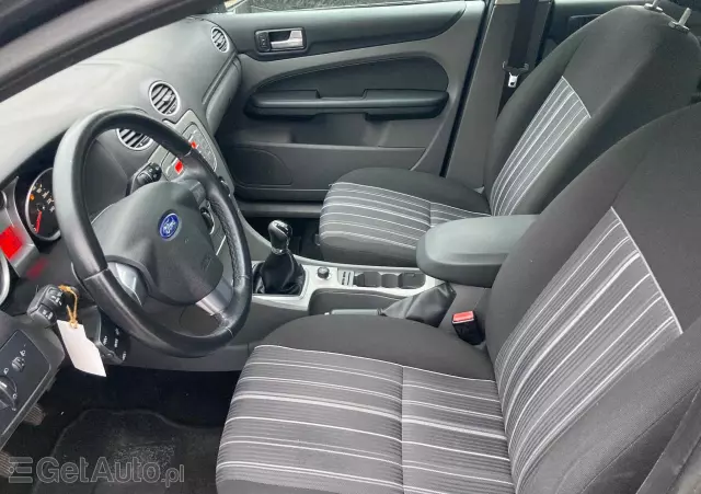 FORD Focus 1.6 16V Ambiente