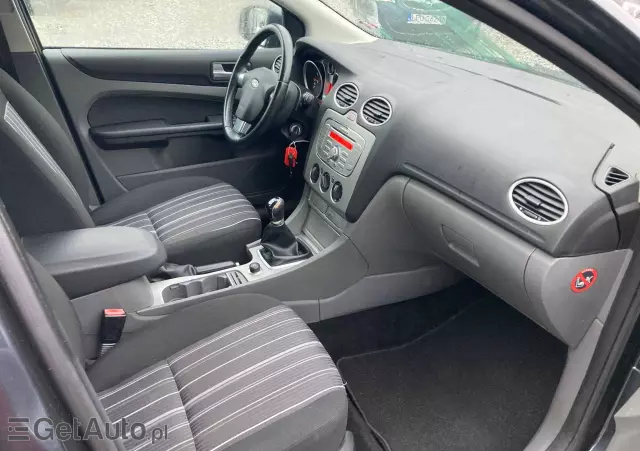 FORD Focus 1.6 16V Ambiente