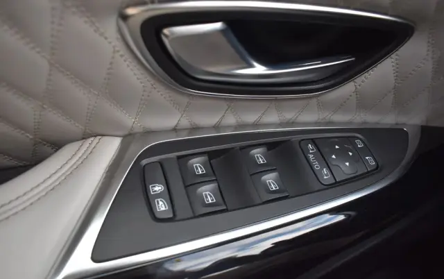 RENAULT Espace 2.0 Blue dCi Initiale Paris EDC