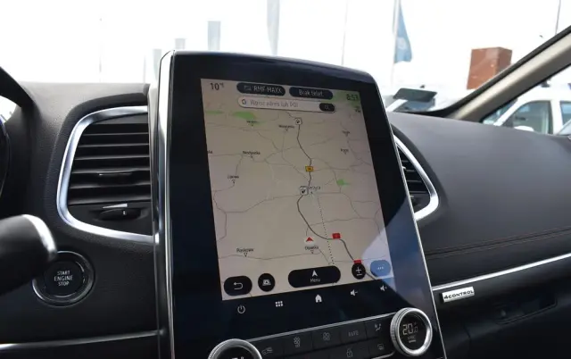 RENAULT Espace 2.0 Blue dCi Initiale Paris EDC