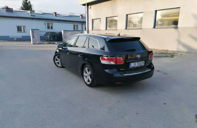 TOYOTA Avensis 