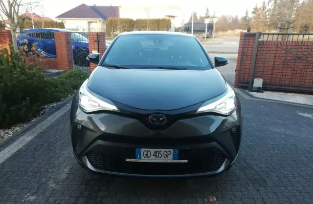 TOYOTA C-hr 