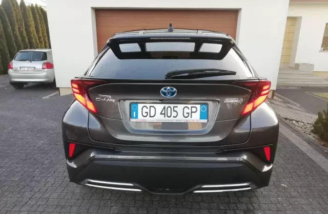 TOYOTA C-hr 