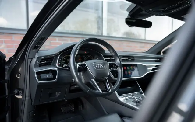 AUDI A6 Avant 50 TFSI e quattro S tronic S line