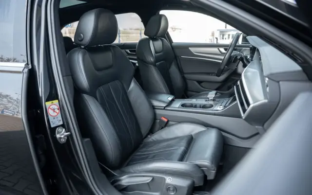 AUDI A6 Avant 50 TFSI e quattro S tronic S line