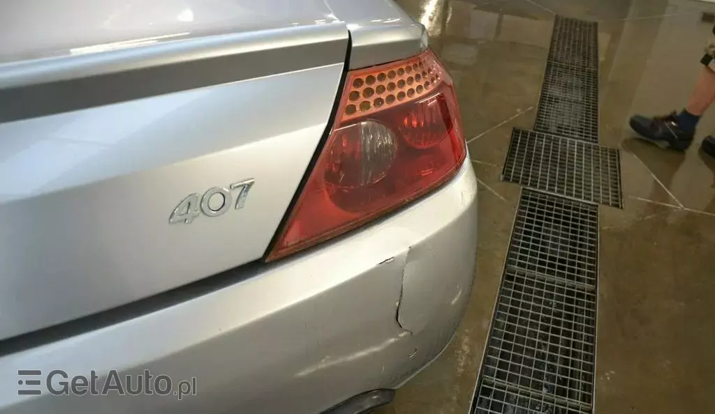 PEUGEOT 407 