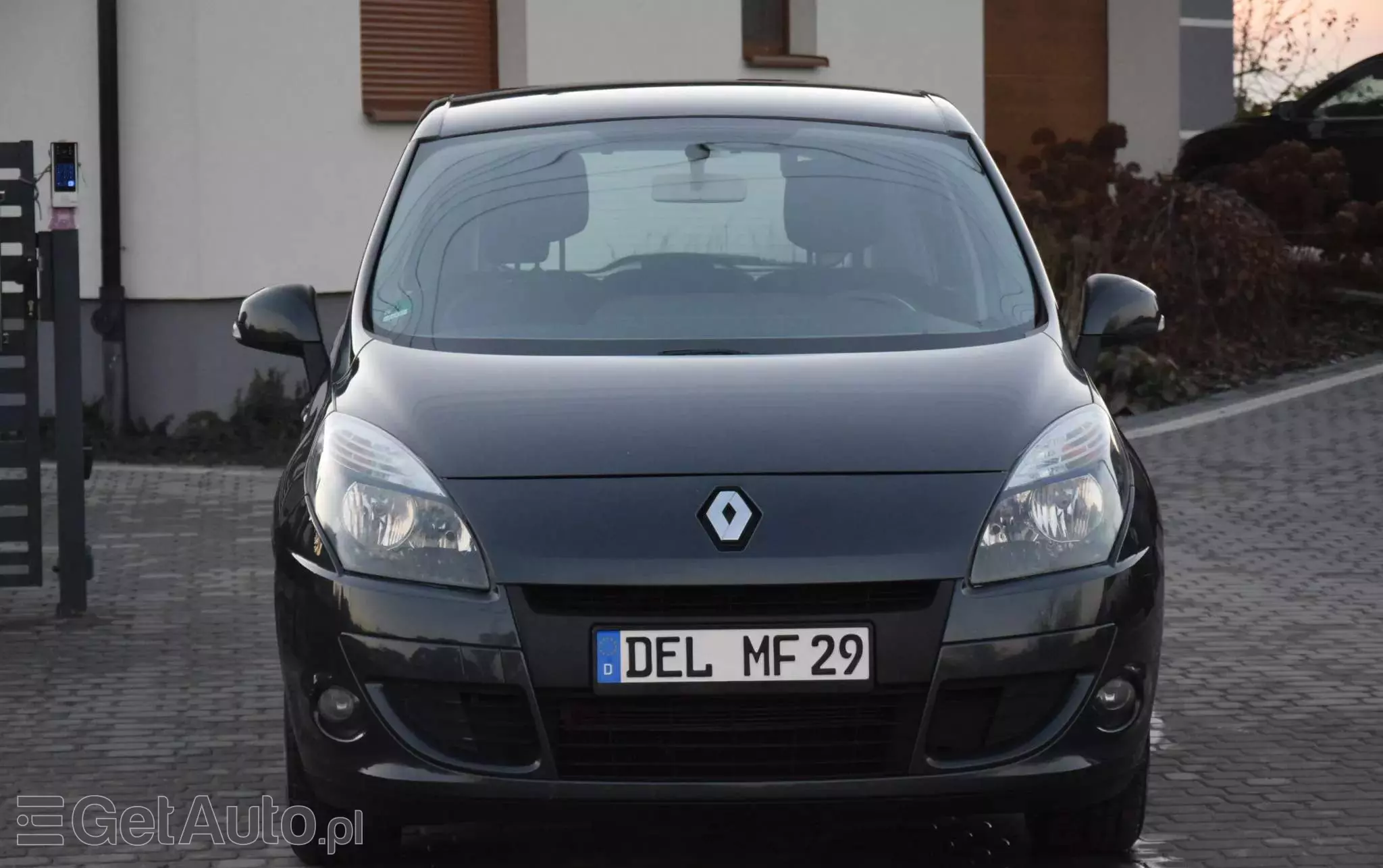 RENAULT Scenic 1.6 16V 110 TomTom Edition