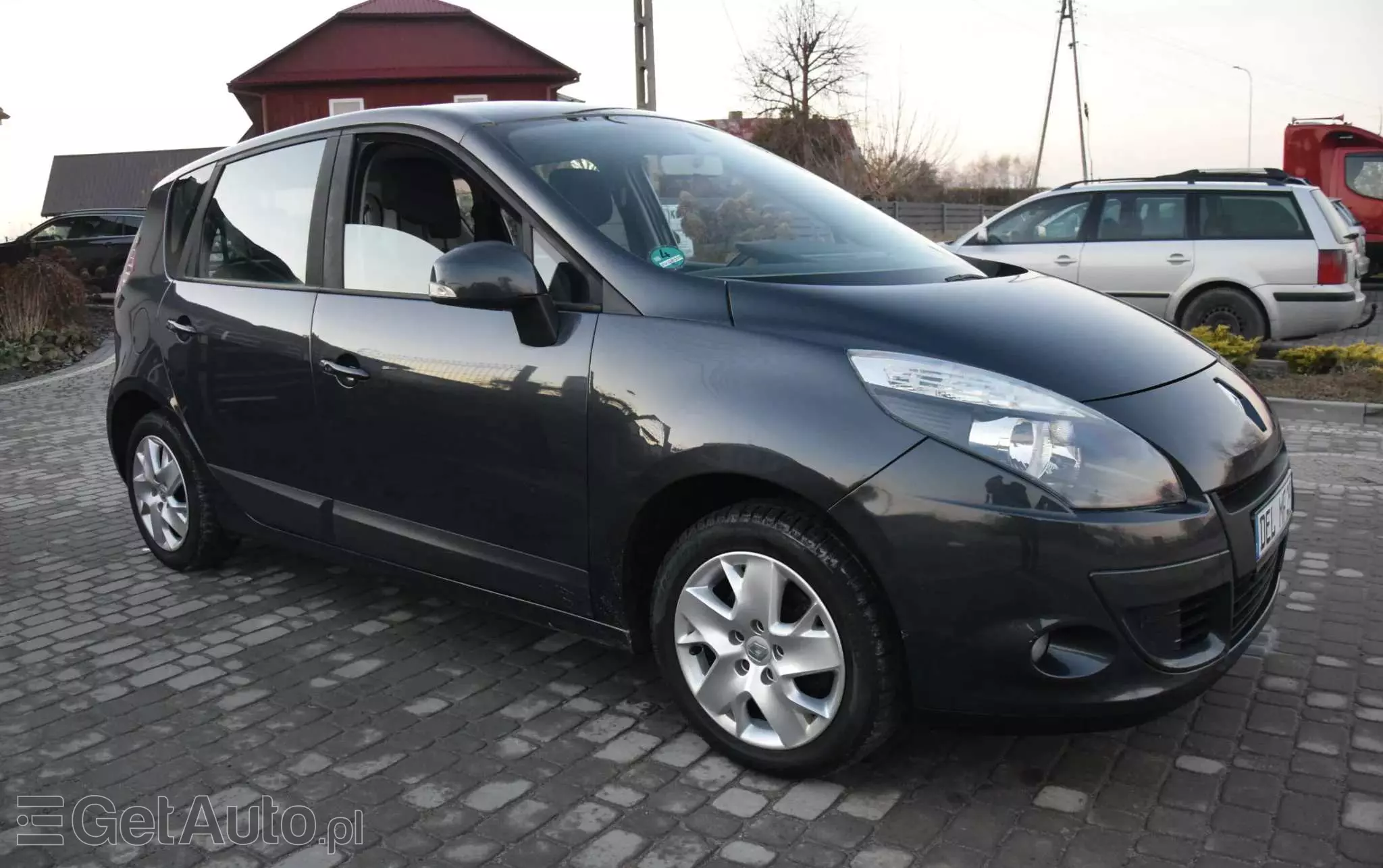 RENAULT Scenic 1.6 16V 110 TomTom Edition