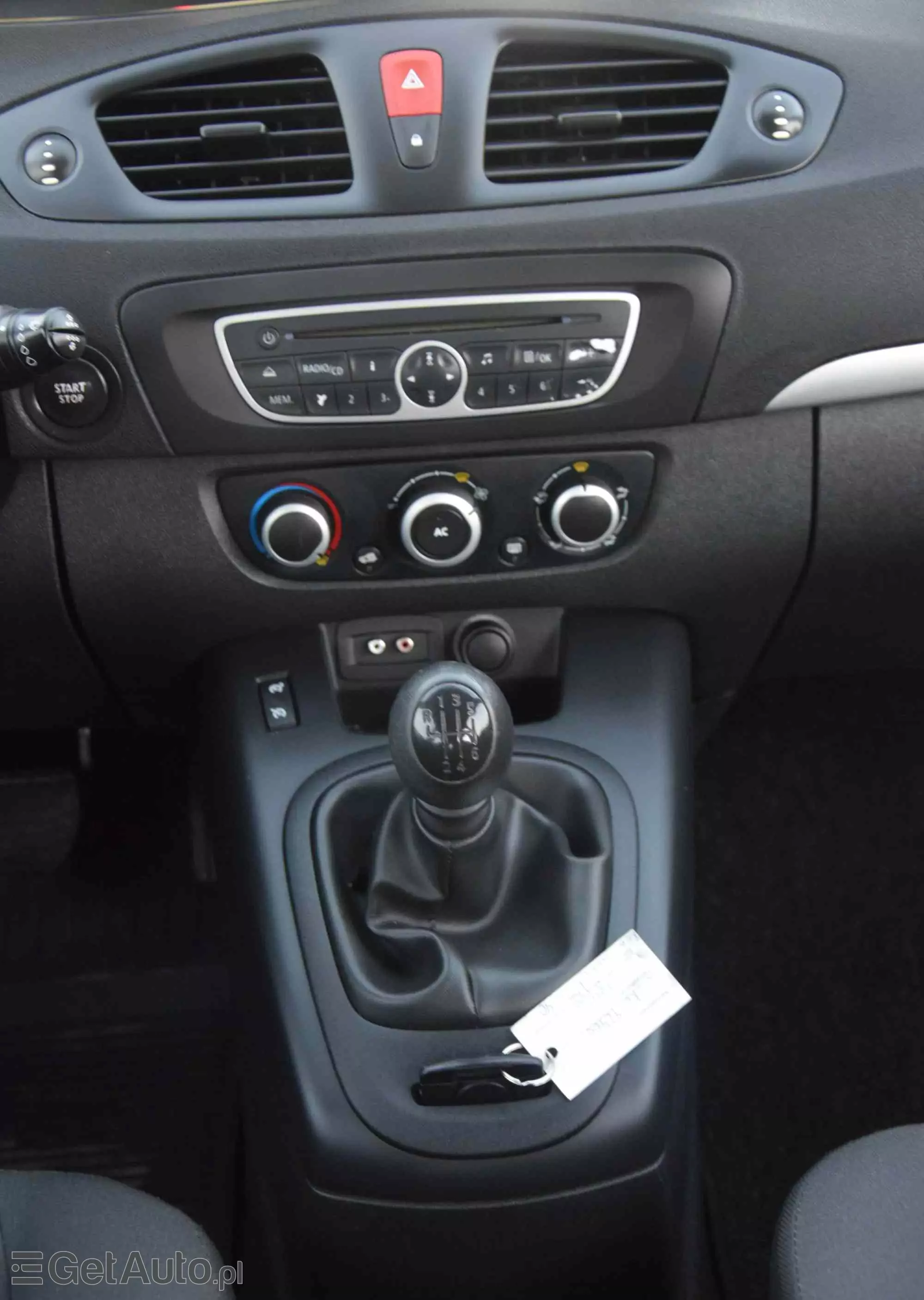 RENAULT Scenic 1.6 16V 110 TomTom Edition