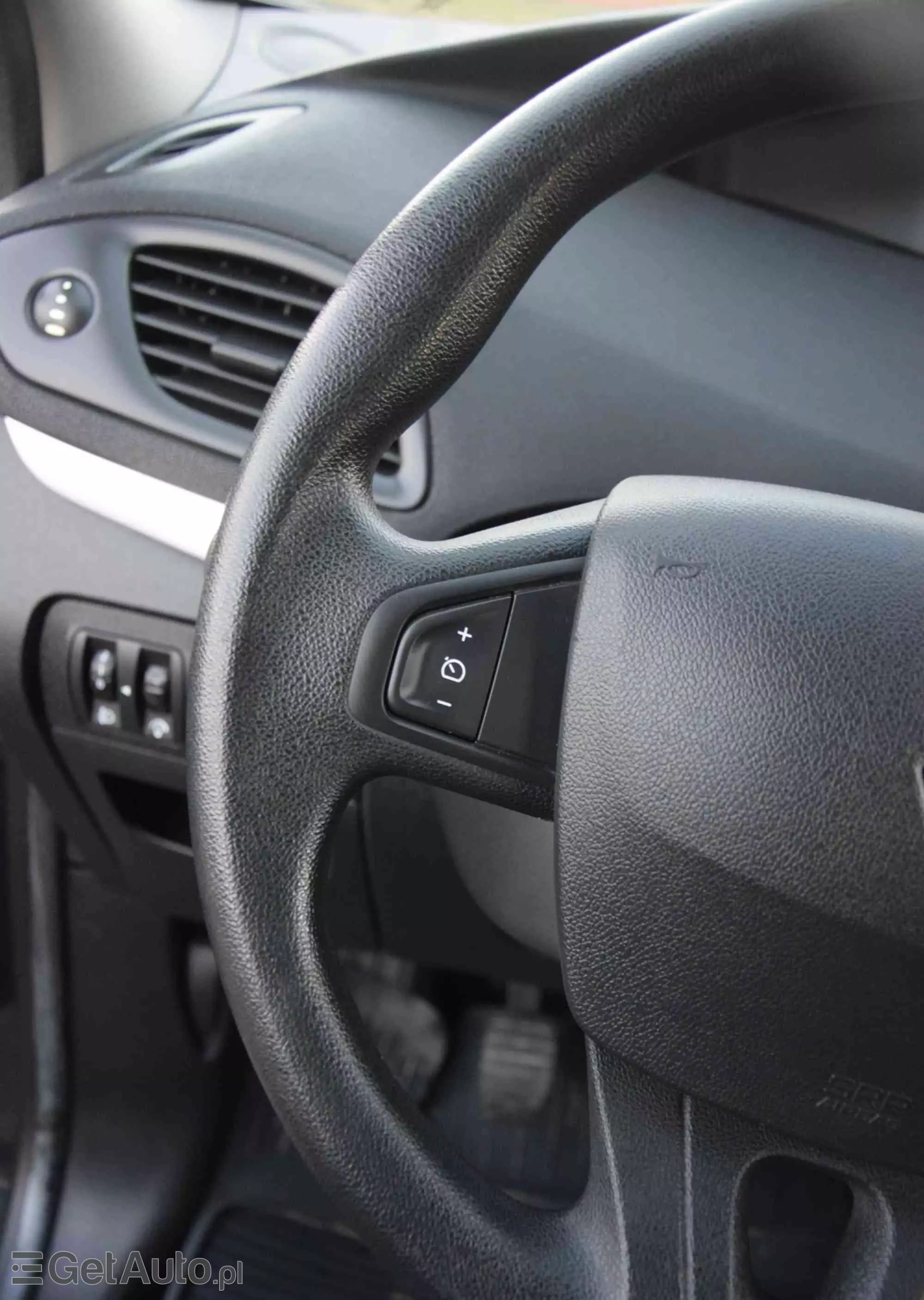 RENAULT Scenic 1.6 16V 110 TomTom Edition