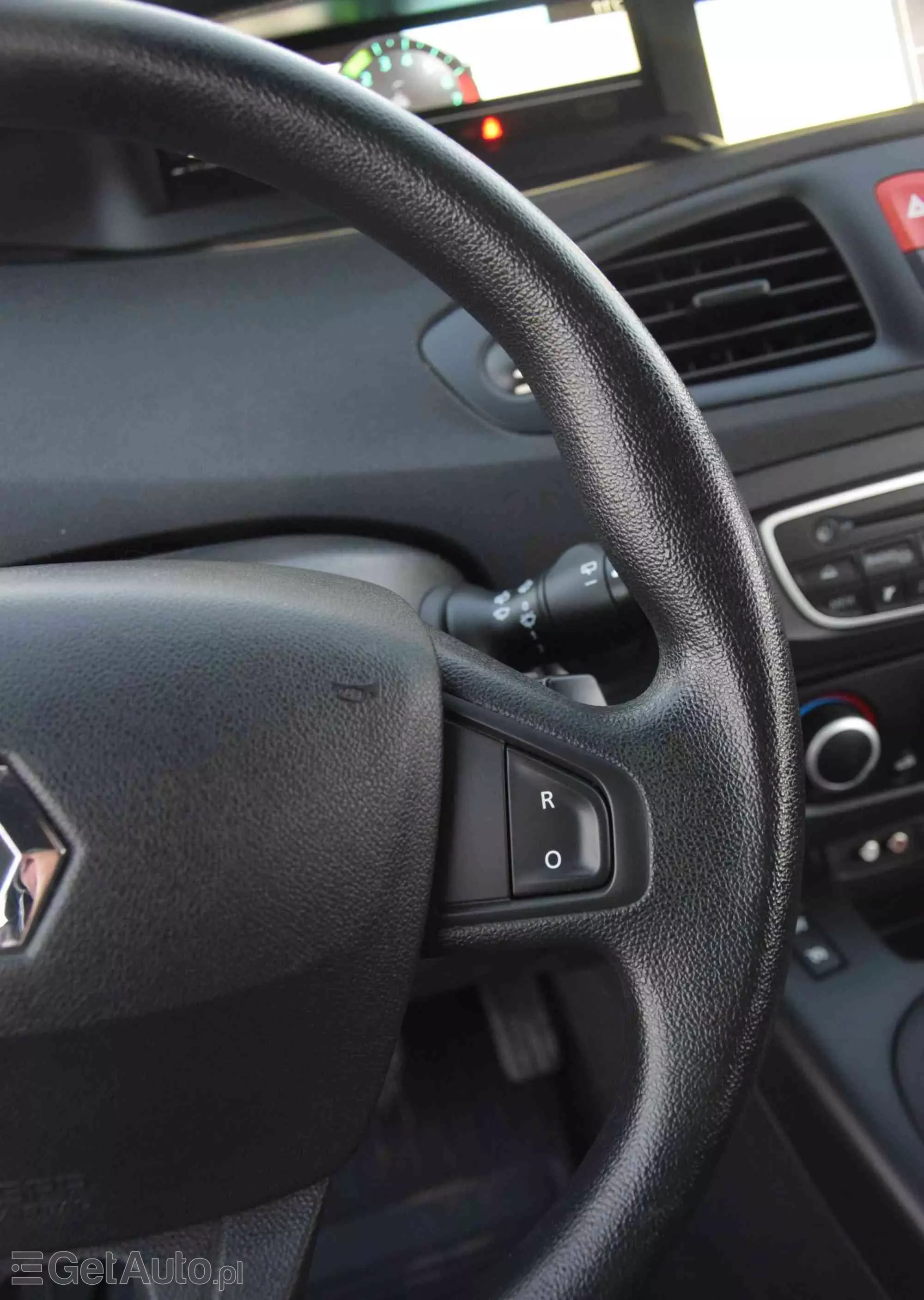 RENAULT Scenic 1.6 16V 110 TomTom Edition