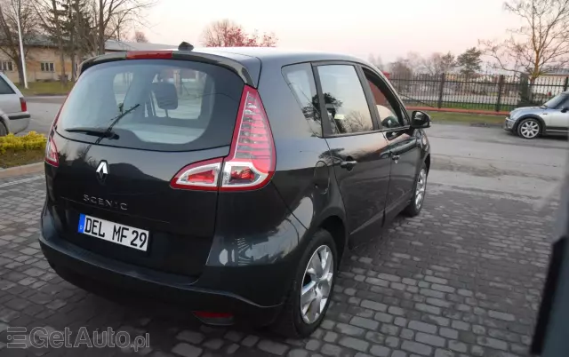RENAULT Scenic 1.6 16V 110 TomTom Edition