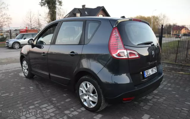 RENAULT Scenic 1.6 16V 110 TomTom Edition