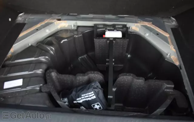 RENAULT Scenic 1.6 16V 110 TomTom Edition