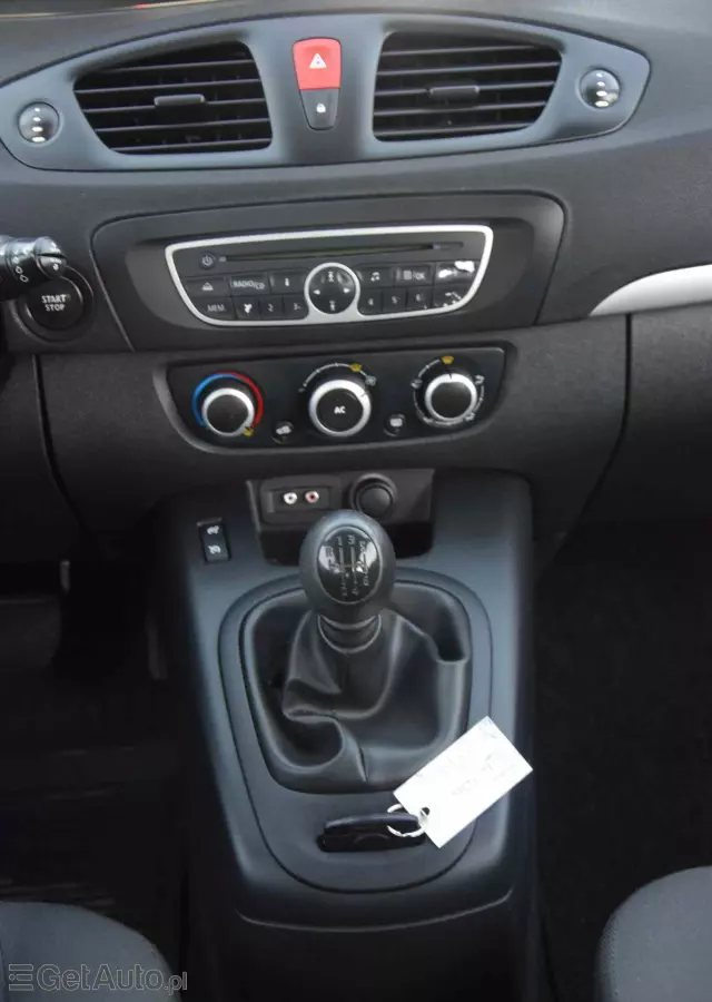 RENAULT Scenic 1.6 16V 110 TomTom Edition