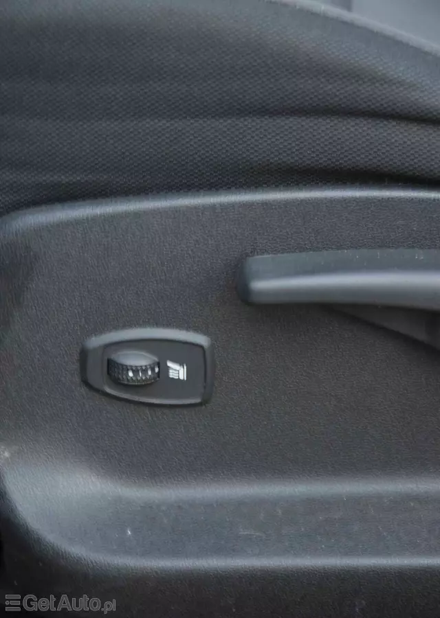 RENAULT Scenic 1.6 16V 110 TomTom Edition