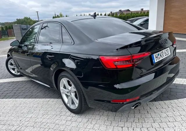 AUDI A4 Limousine 