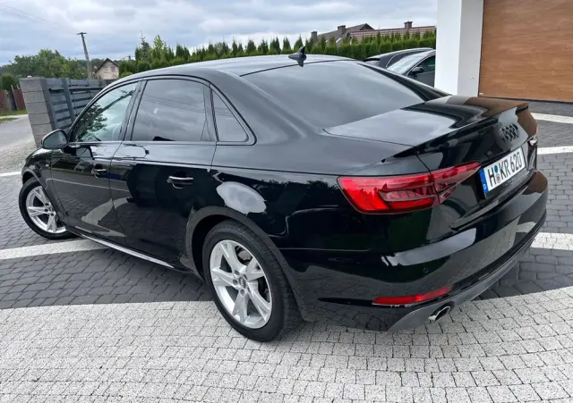 AUDI A4 Limousine 