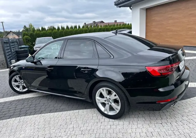 AUDI A4 Limousine 