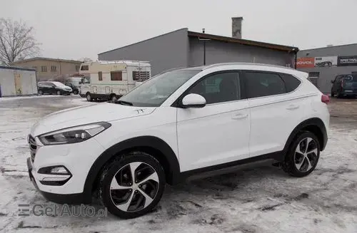 HYUNDAI Tucson 