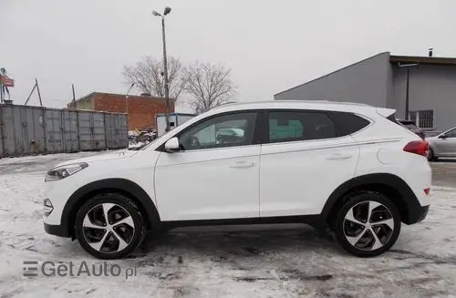 HYUNDAI Tucson 
