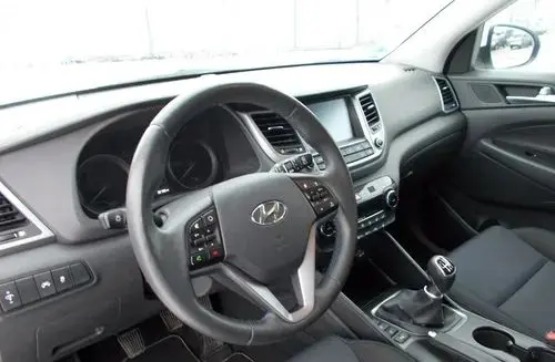 HYUNDAI Tucson 