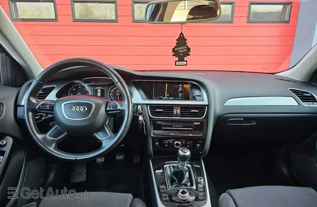 AUDI A4 