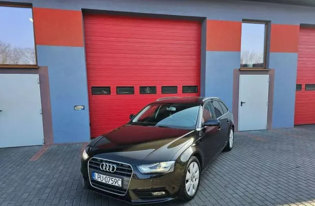 AUDI A4 