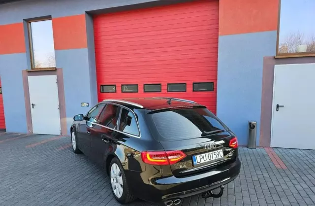AUDI A4 