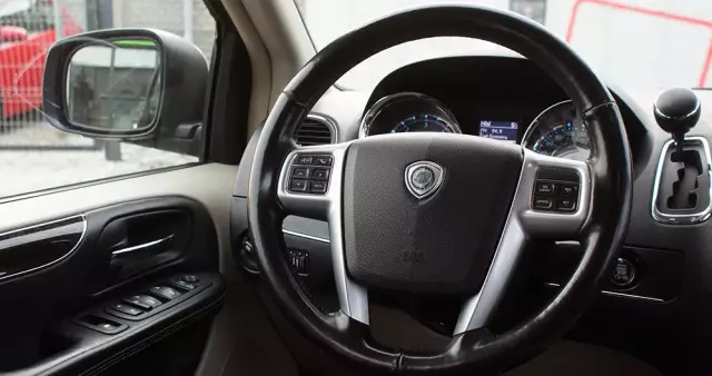 LANCIA Voyager 2.8CRD Gold