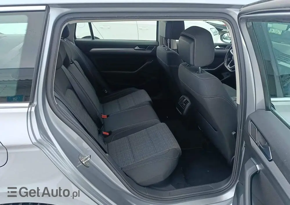VOLKSWAGEN Passat 1.5 TSI EVO Business