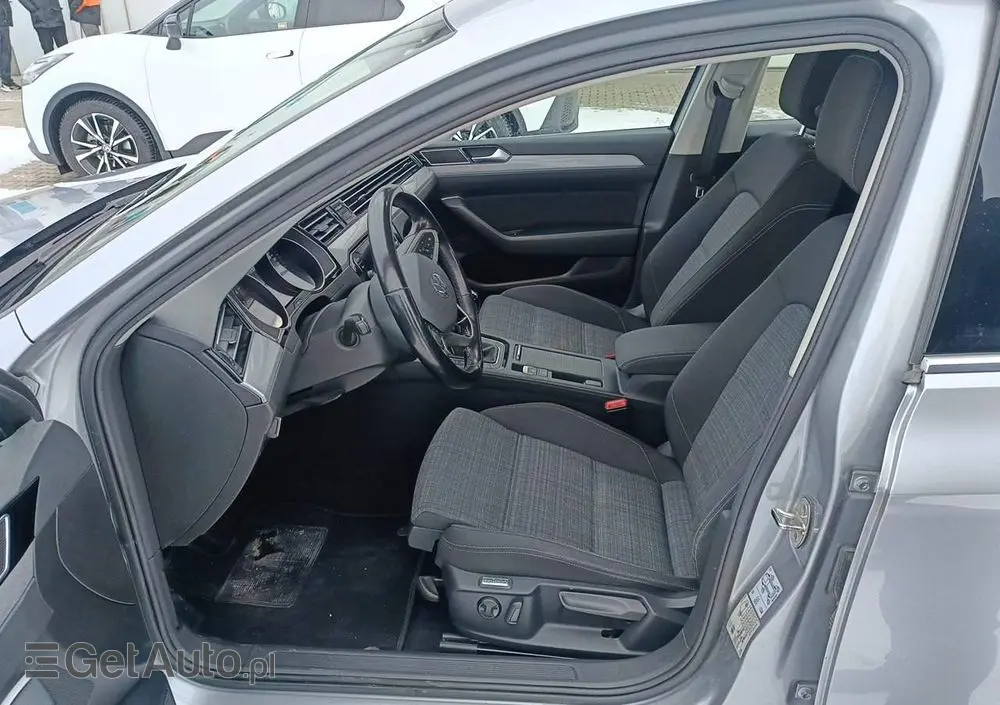 VOLKSWAGEN Passat 1.5 TSI EVO Business