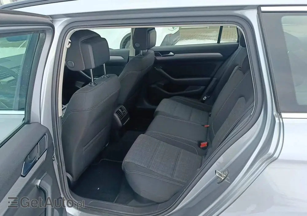 VOLKSWAGEN Passat 1.5 TSI EVO Business