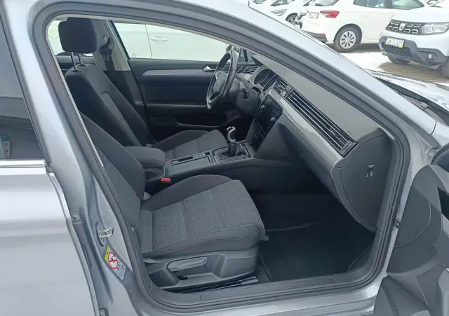 VOLKSWAGEN Passat 1.5 TSI EVO Business