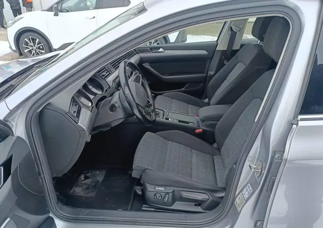 VOLKSWAGEN Passat 1.5 TSI EVO Business