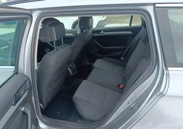 VOLKSWAGEN Passat 1.5 TSI EVO Business