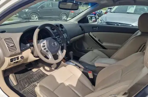 NISSAN Altima 