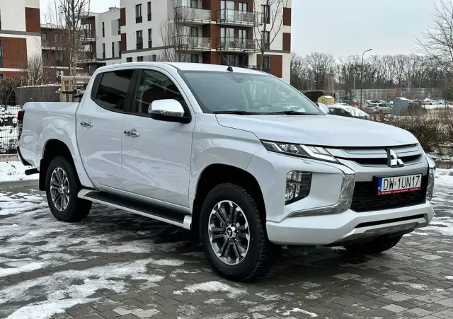 MITSUBISHI L200 2.2 d DC Instyle Plus