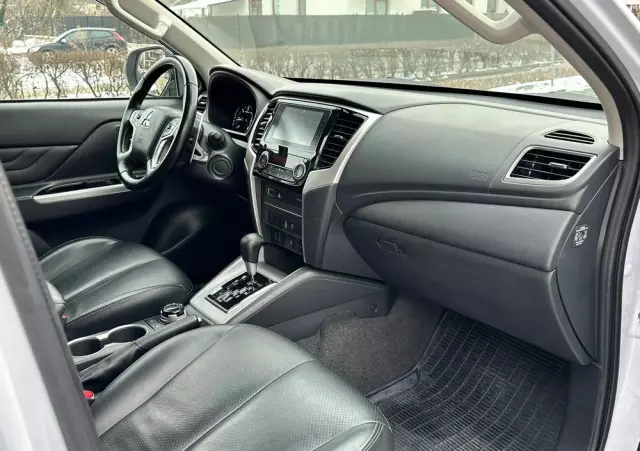 MITSUBISHI L200 2.2 d DC Instyle Plus