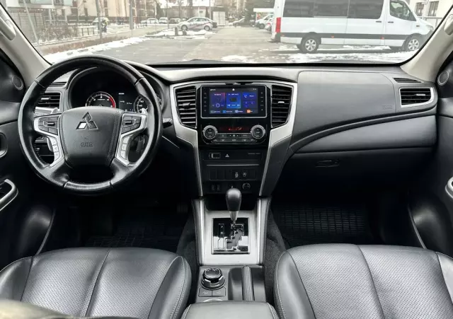 MITSUBISHI L200 2.2 d DC Instyle Plus