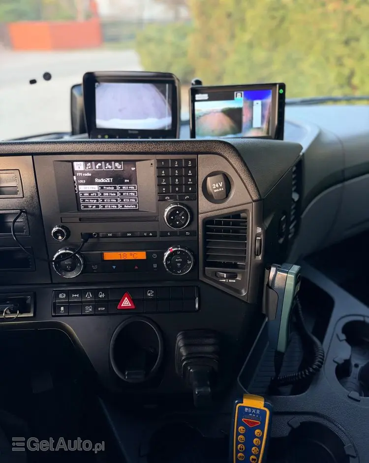 MERCEDES-BENZ ANTOS /1830/E 6/Chłodnia +Winda /18 Palet / Niski Przebieg122 Tys Km! 