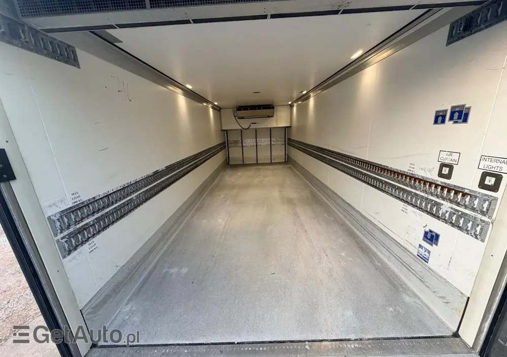 MERCEDES-BENZ ANTOS /1830/E 6/Chłodnia +Winda /18 Palet / Niski Przebieg122 Tys Km! 