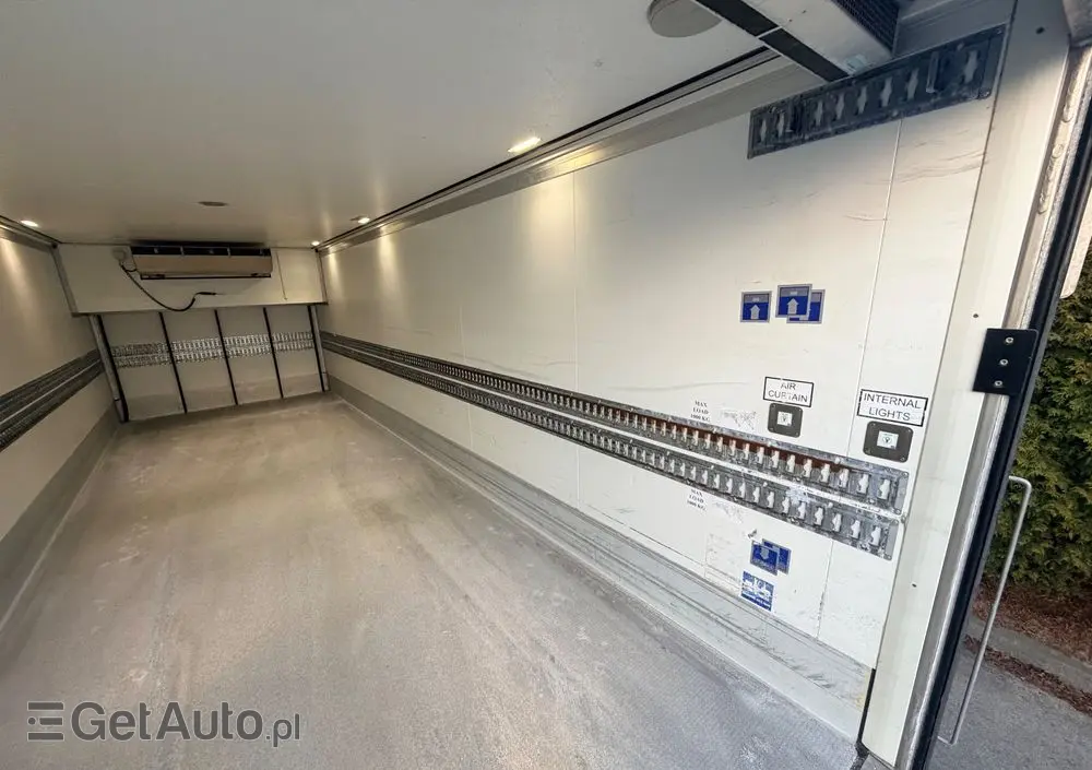 MERCEDES-BENZ ANTOS /1830/E 6/Chłodnia +Winda /18 Palet / Niski Przebieg122 Tys Km! 