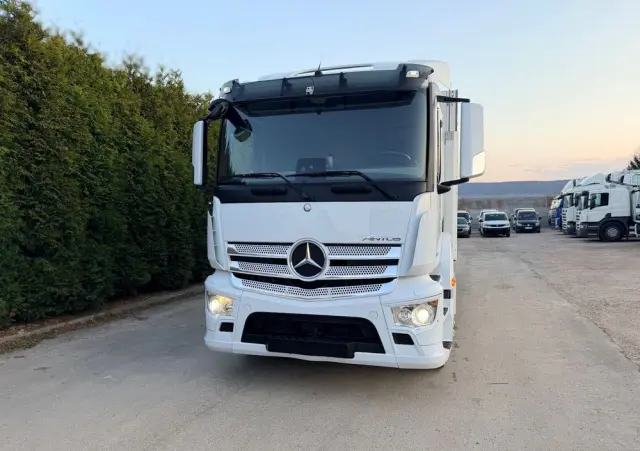 MERCEDES-BENZ ANTOS /1830/E 6/Chłodnia +Winda /18 Palet / Niski Przebieg122 Tys Km! 