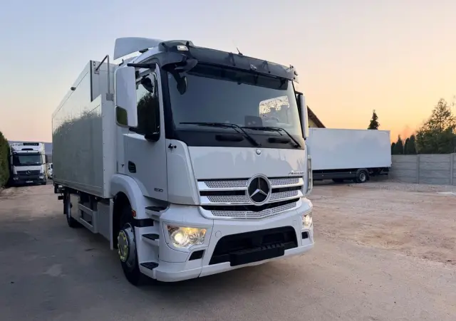 MERCEDES-BENZ ANTOS /1830/E 6/Chłodnia +Winda /18 Palet / Niski Przebieg122 Tys Km! 