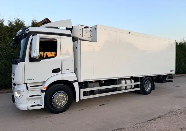 MERCEDES-BENZ ANTOS /1830/E 6/Chłodnia +Winda /18 Palet / Niski Przebieg122 Tys Km! 