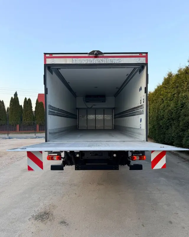 MERCEDES-BENZ ANTOS /1830/E 6/Chłodnia +Winda /18 Palet / Niski Przebieg122 Tys Km! 